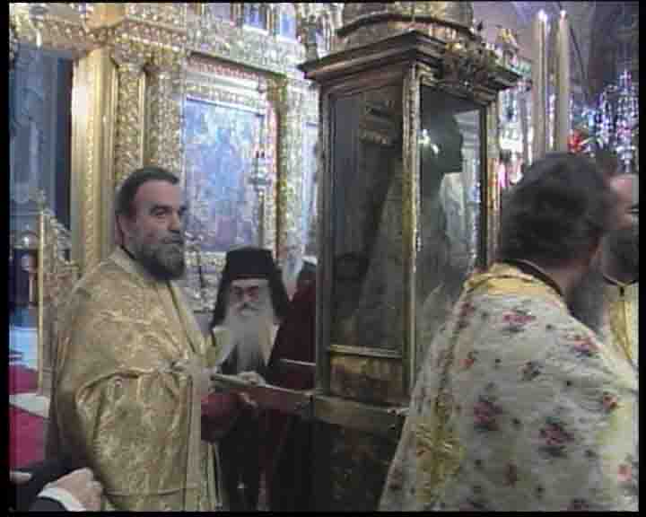 Μέγας Εσπερινός - Ι. Μ. Στροφάδων - Ζακύνθου - Περιφορά του Σεπτού Λειψάνου του Αγίου Διονυσίου μέσα στο Ναό.